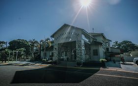 Elephant Lake Hotel